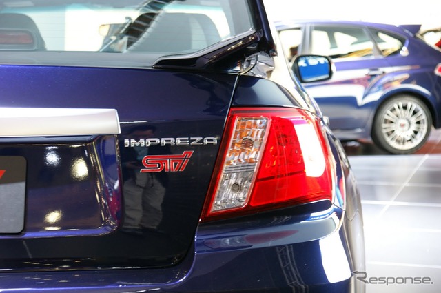 スバル インプレッサWRX STI(4ドアセダン)