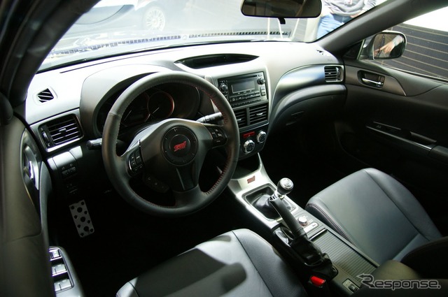 スバル インプレッサWRX STI(4ドアセダン)