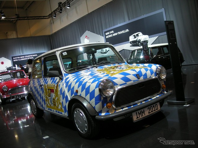 バイエルン・カラーに塗られた1988年ミニ・メイフェア：MINI