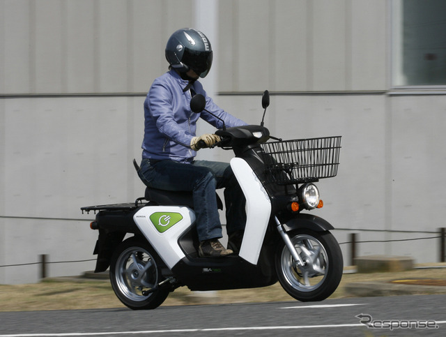荷物の積載が前提となるため、空荷では上り坂でも力強い加速をみせる