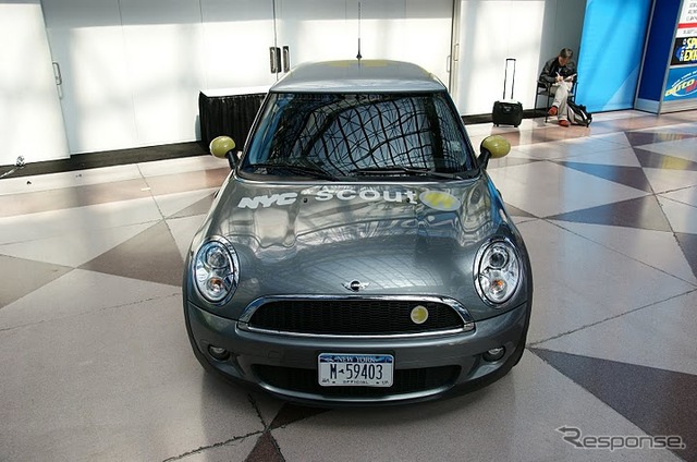 EVパビリオンに展示された MINI E
