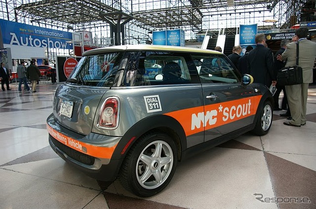 EVパビリオンに展示された MINI E