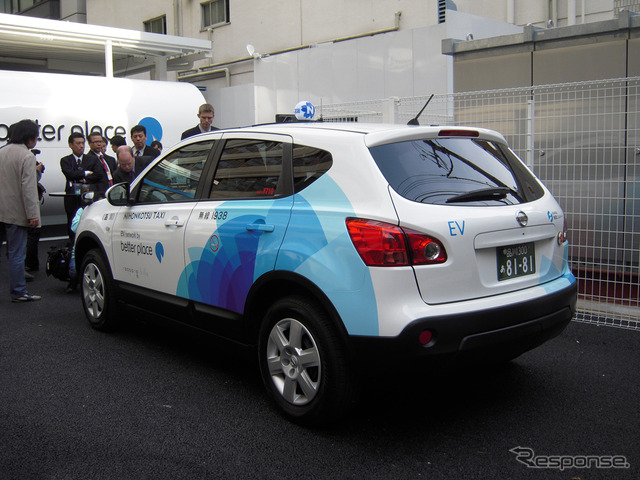 日産デュアリスをベースに製作されたバッテリー交換式EVタクシー