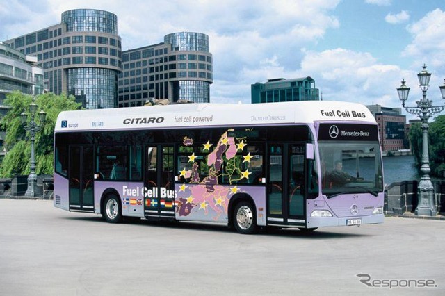 ダイムラーが燃料電池バスをマドリッド市に納入、世界初の営業運転