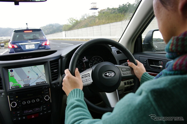 スバル新型 EyeSight(アイサイト) の全車速追従機能付クルーズコントロール