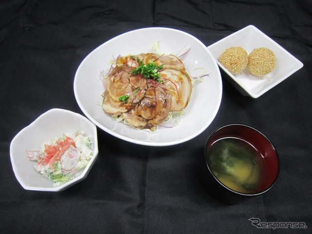 限定50食の特別メニュー第1弾「チャーシューDON」 1000円