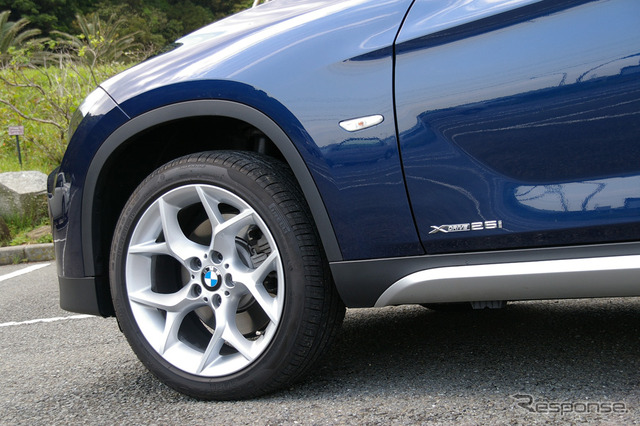 X1 xDrive 25i(18インチホイール)