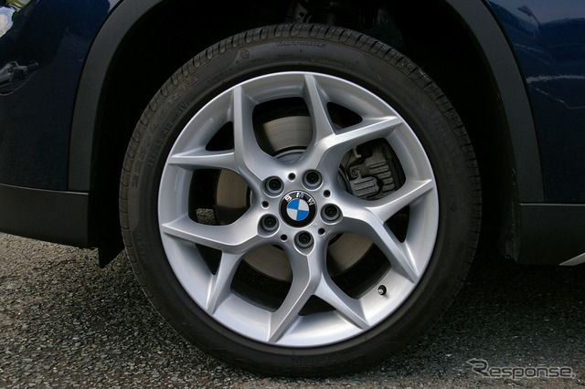 X1 xDrive 25i(18インチホイール)