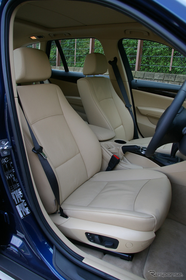 X1 xDrive 25i(18インチホイール)