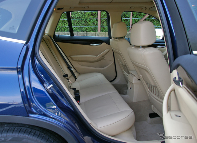 X1 xDrive 25i(18インチホイール)
