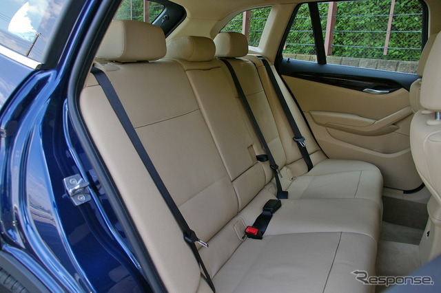 X1 xDrive 25i(18インチホイール)