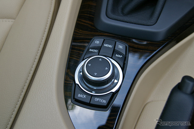 X1 xDrive 25i(18インチホイール)
