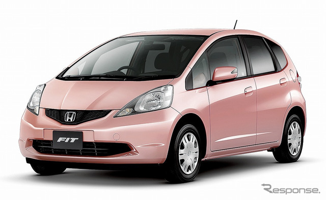 フィット 1.3 G特別仕様車 She's (ピンクゴールド・メタリック)