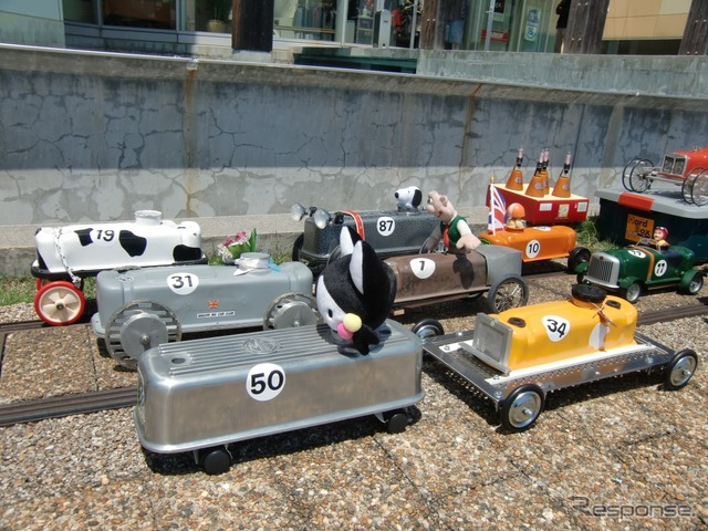 ロッカーカバーカーレースの参加車たち