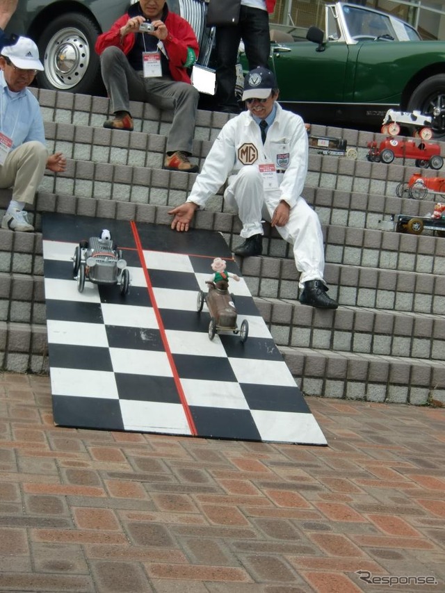 笑顔で楽しむロッカーカバーカーレース
