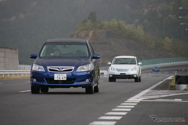 全車速追従機能付クルーズコントロールのテスト風景