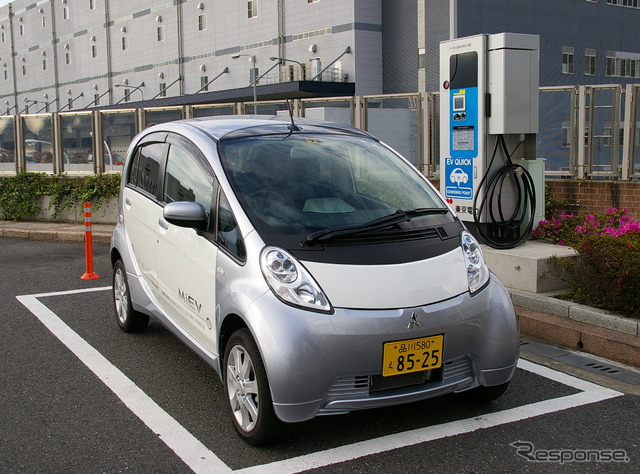 ふと立ち寄った首都高速平和島PAにも急速充電器があった