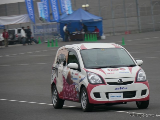 EVギネス記録555.6kmを更新…1000km走破に向け走行中