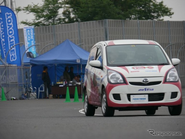EVギネス記録555.6kmを更新…1000km走破に向け走行中