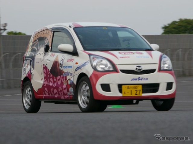 EVギネス記録555.6kmを更新…1000km走破に向け走行中