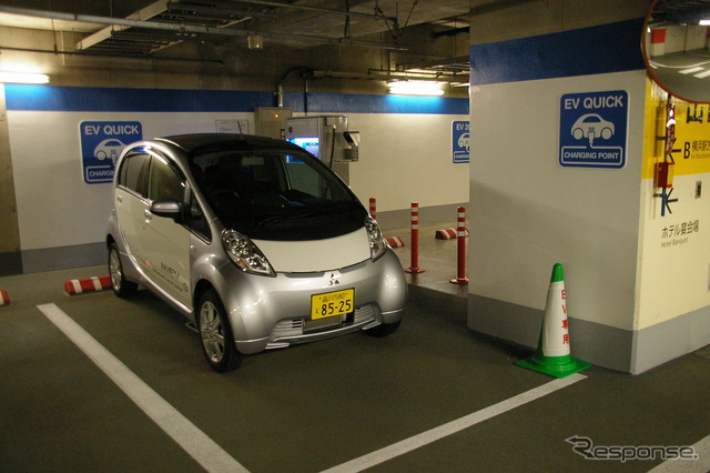 横浜ランドマークタワー地下駐車場の充電スペース