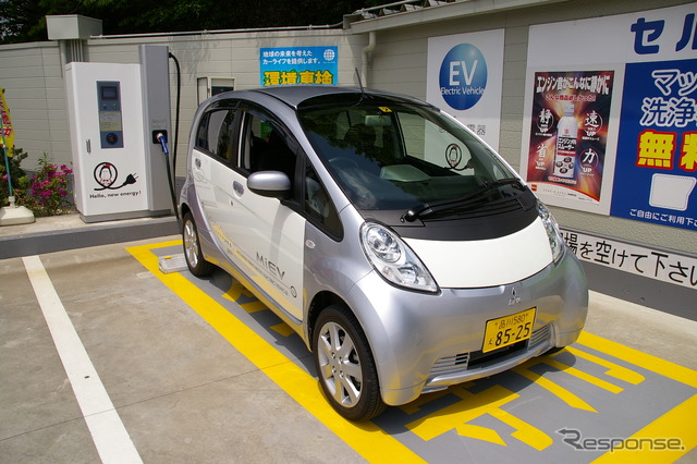 ENEOSに設置されている急速充電器(写真は神奈川県の上郷SS)