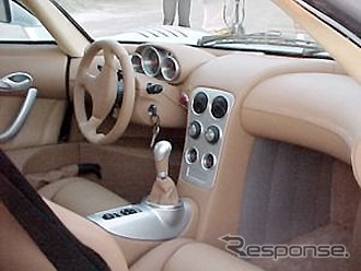 アメリカン・スーパーカー、オーバー300km/h!!