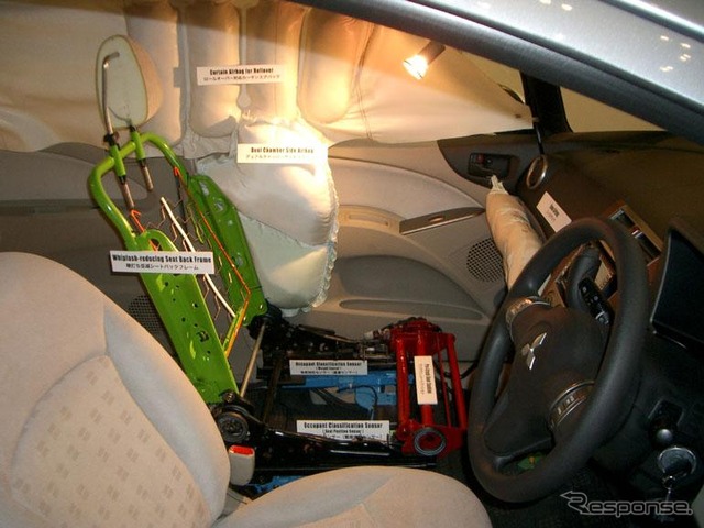【ESV国際会議】自動車各社も最新安全対策を披露