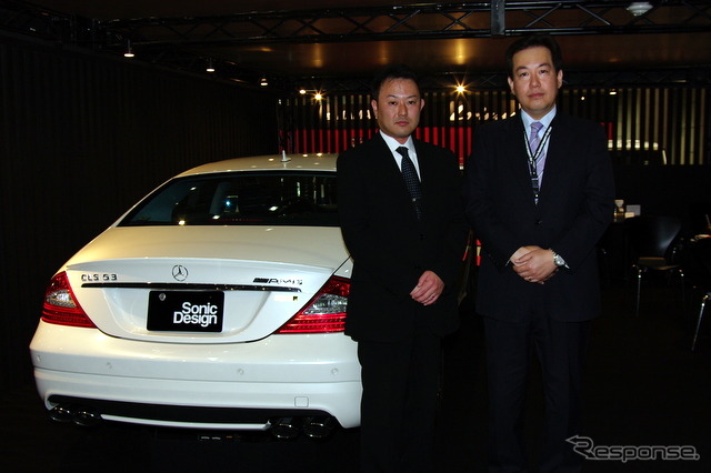 メルセデスベンツ日本の商品企画・コンプライアンス部の柳沢慎太郎氏(右)とソニックデザイン代表取締役社長の佐藤敬守氏