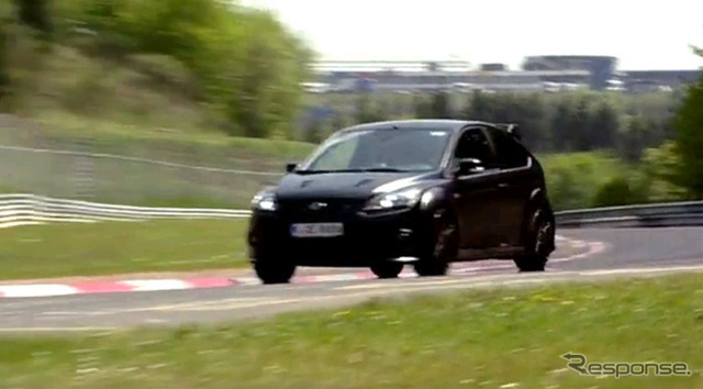 フォーカスRS500を試すWRCのミッコ・ヒルボネン選手(画像は動画キャプチャー)
