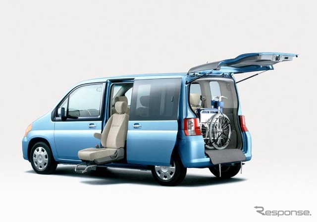 ホンダ、コンパクトな福祉車両『モビリオ・アルマス』を発売