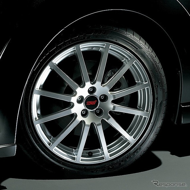 STI製18インチ×8Jアルミホイール&225/45R18タイヤ
