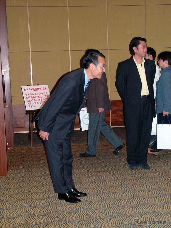 【スバル『レガシィ』発表】発表会の入口で待ち受けていたのは…