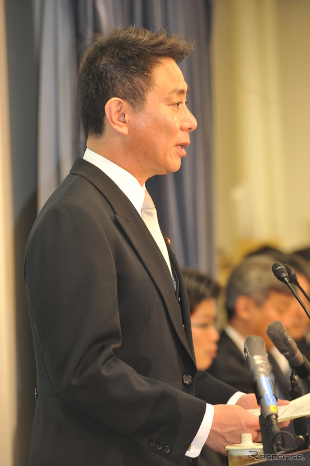 菅内閣の再任大臣として就任会見に望む前原国交相(8日22時) 撮影=中島みなみ