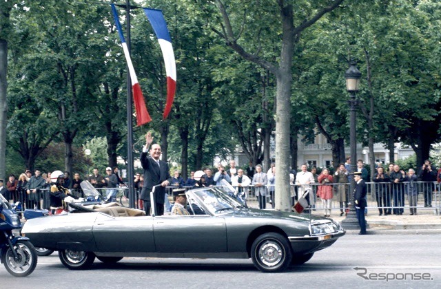 ジャック・シラク元仏大統領とSM大統領専用車。2005年