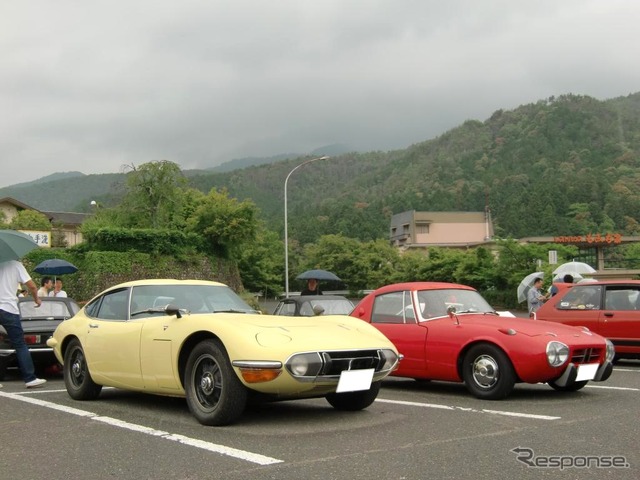 クラシックカーイベントでトヨタ車といえばこの2台、トヨタ2000GTとトヨタS800