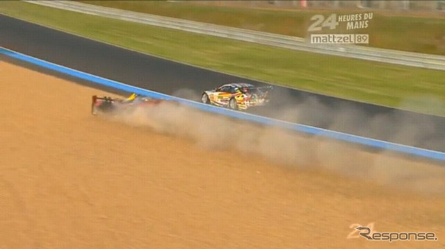 アウディR15 BMWアートカーを追い越し失敗(画像は動画キャプチャー)
