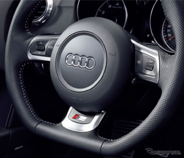 クーペ 2.0 TFSI/2.0 TFSI クワトロ S-lineリミテッド
