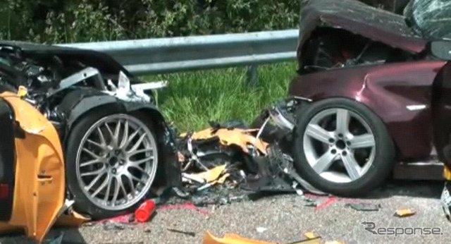レクサスLFAとBMWの衝突事故映像(画像は動画jキャプチャー)