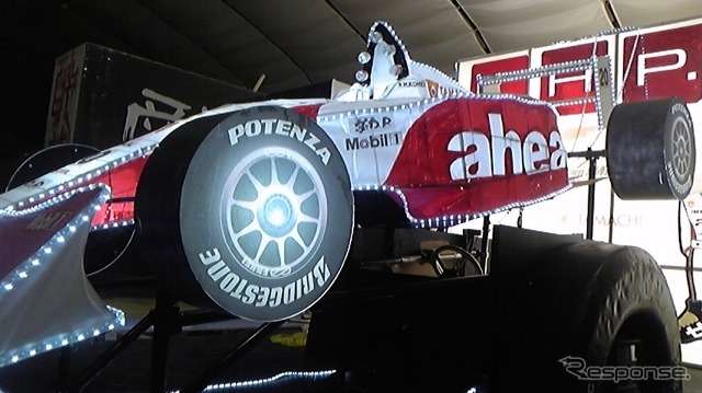 フォーミュラ・ニッポンドライバーである平手晃平選手の山車（だし）展示