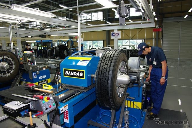 トレッドゴムを巻き付ける