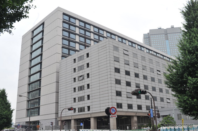 議員定数削減? でも、新館はこんなに大きくなった(衆議院第2議員会館) 撮影=中島みなみ