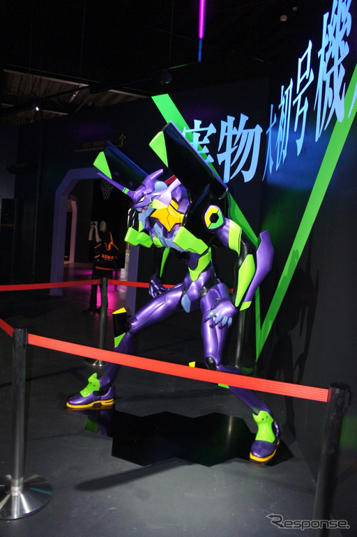 (C)Khara 実物大エヴァンゲリオン初号機が登場