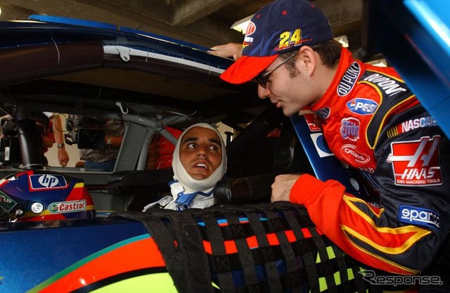 モントーヤがNASCARにマシン交換