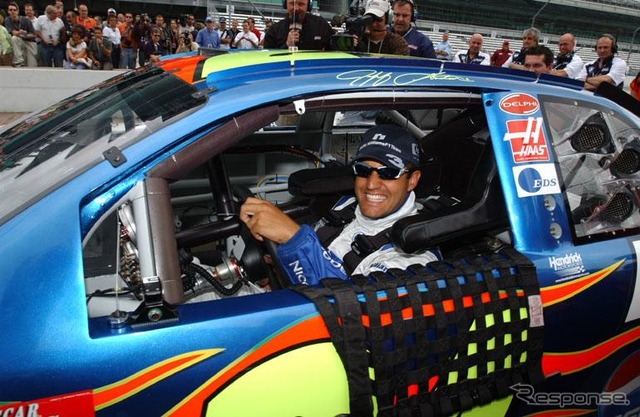 モントーヤがNASCARにマシン交換
