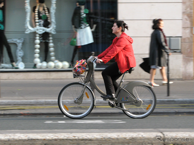 パリの公共自転車（コミュニティサイクル）「ヴェリブ」