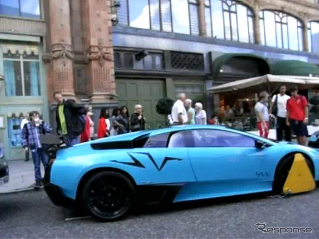 路上駐車（画像は動画キャプチャー）