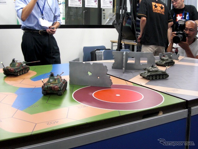 他のRCビークルと比べ走行速度が遅いので、初心者でも楽しめる