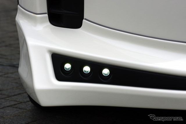 フロントアンダースポイラー用エアロイルミネーション 左右セット3万8850円