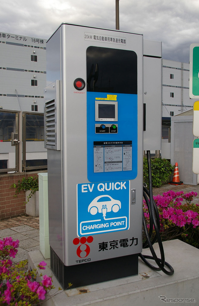 高速道路のパーキングにも充電設備の設置が進む